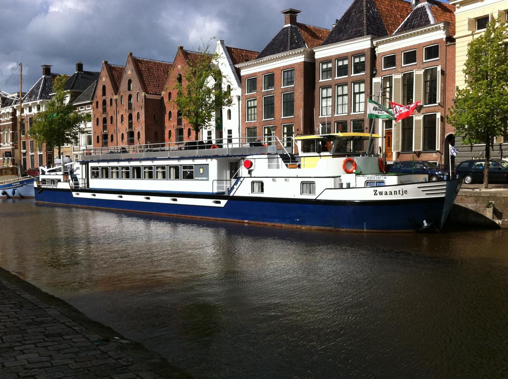Botel Zwaantje Амстердам Номер фото